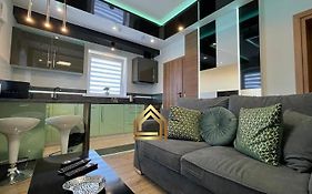 #4 Tgha Luxury One Bedroom Apartment In Athlone